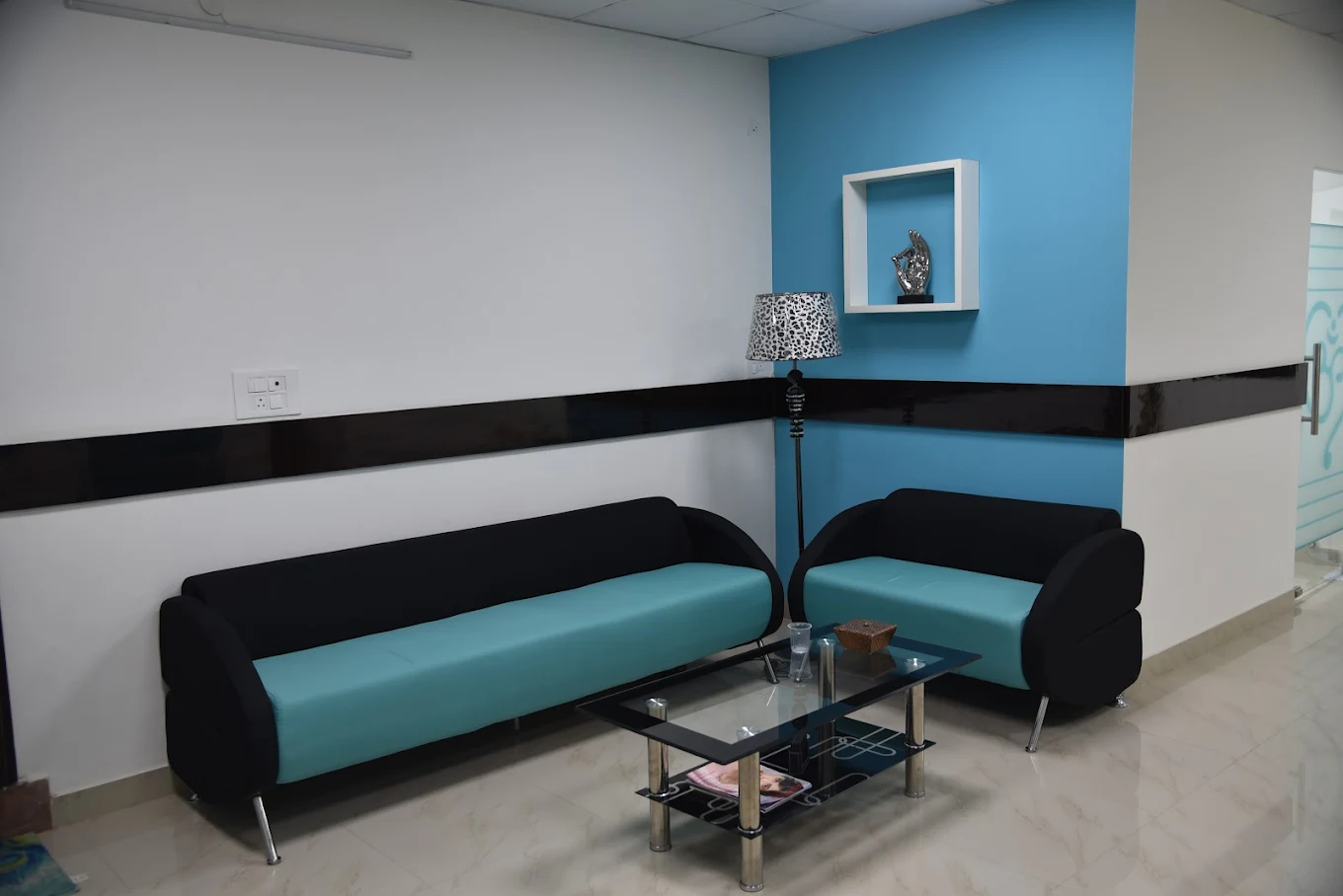 Clinic waiting area at Essense Clinic Gurgaon